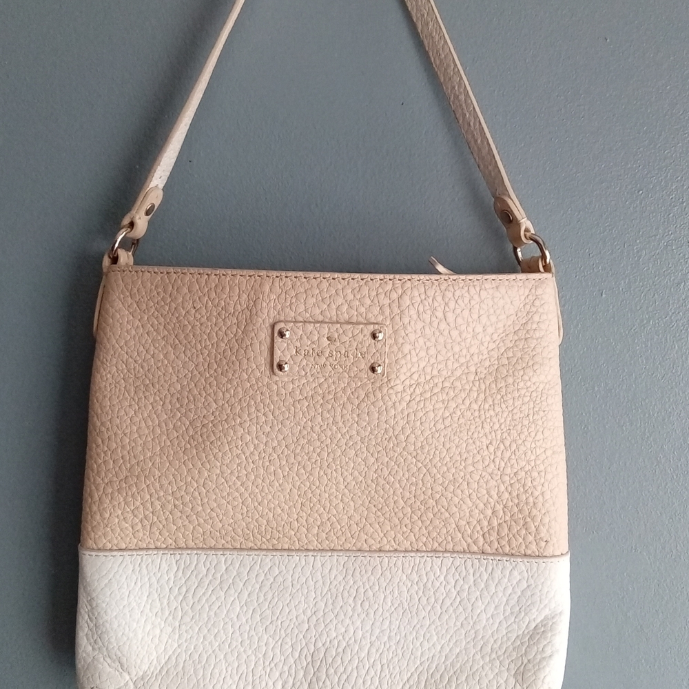 Kate Spade New York Pebbled Leather Colorblock Crossbody Bag Beige‎ Cream
